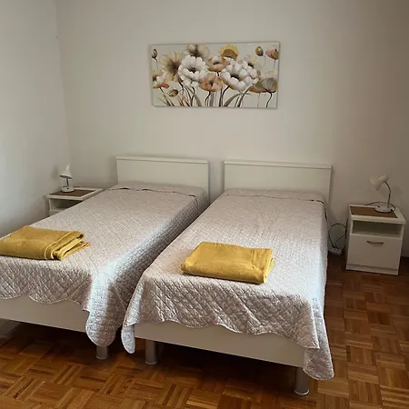 公寓 Apartment Kata *