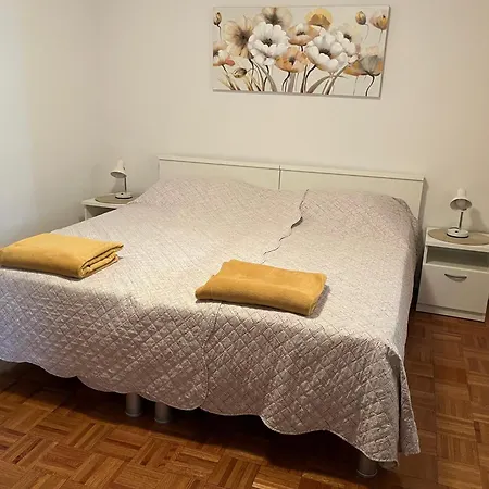 公寓 Apartment Kata