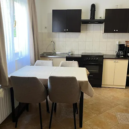 公寓 Apartment Kata